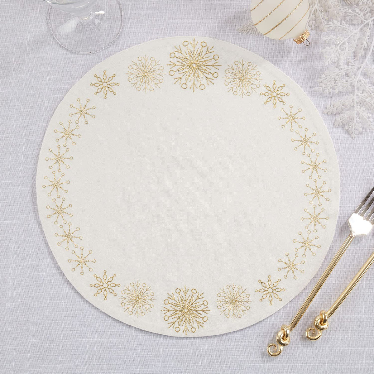 Fennco Styles Christmas Collection Embroidered Design Placemats 14" Round, Set of 4 - Festive Table Mats for Christmas, Winter Holidays, Home Décor, Banquet, Family Gathering, Special Occasion