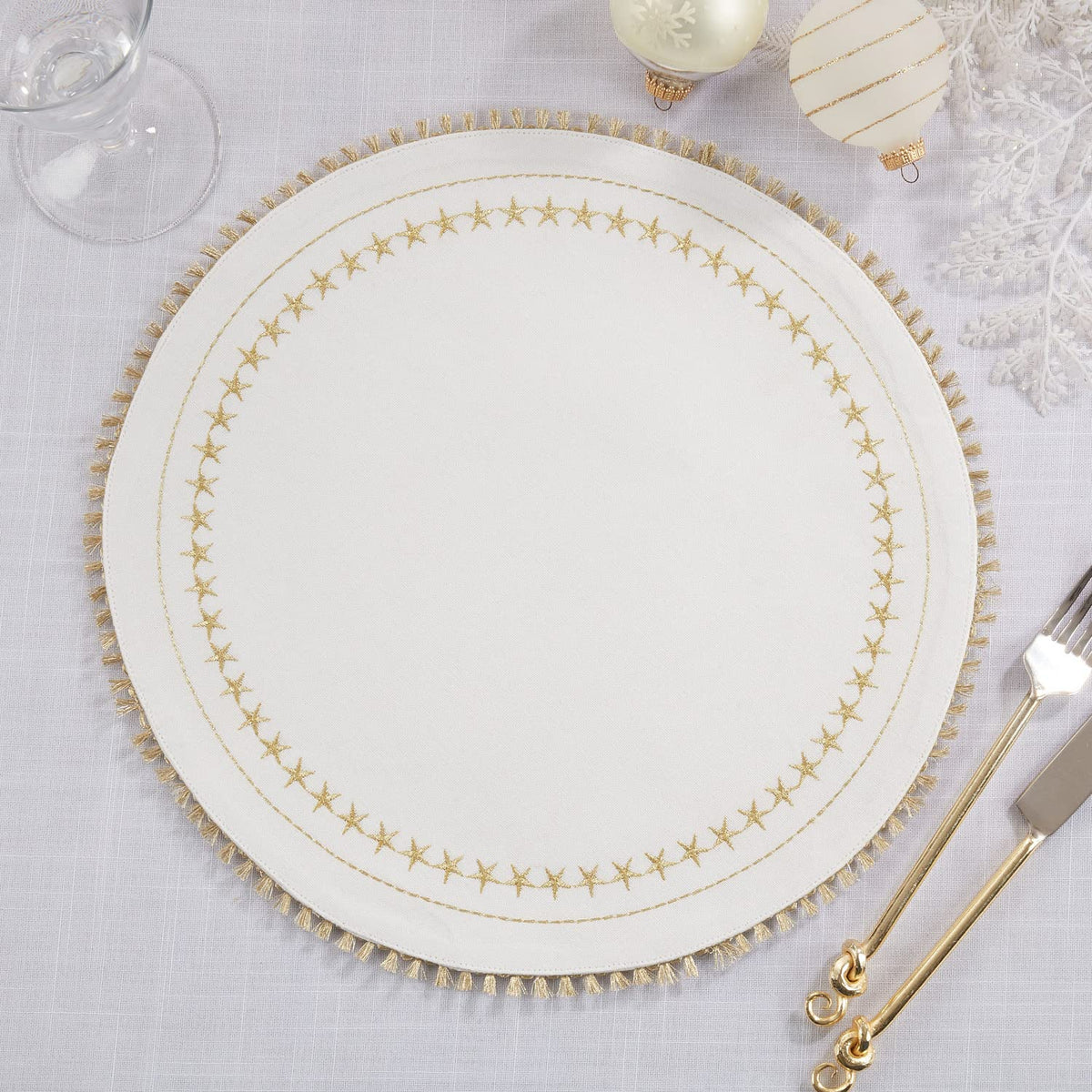 Fennco Styles Christmas Collection Embroidered Design Placemats 14" Round, Set of 4 - Festive Table Mats for Christmas, Winter Holidays, Home Décor, Banquet, Family Gathering, Special Occasion